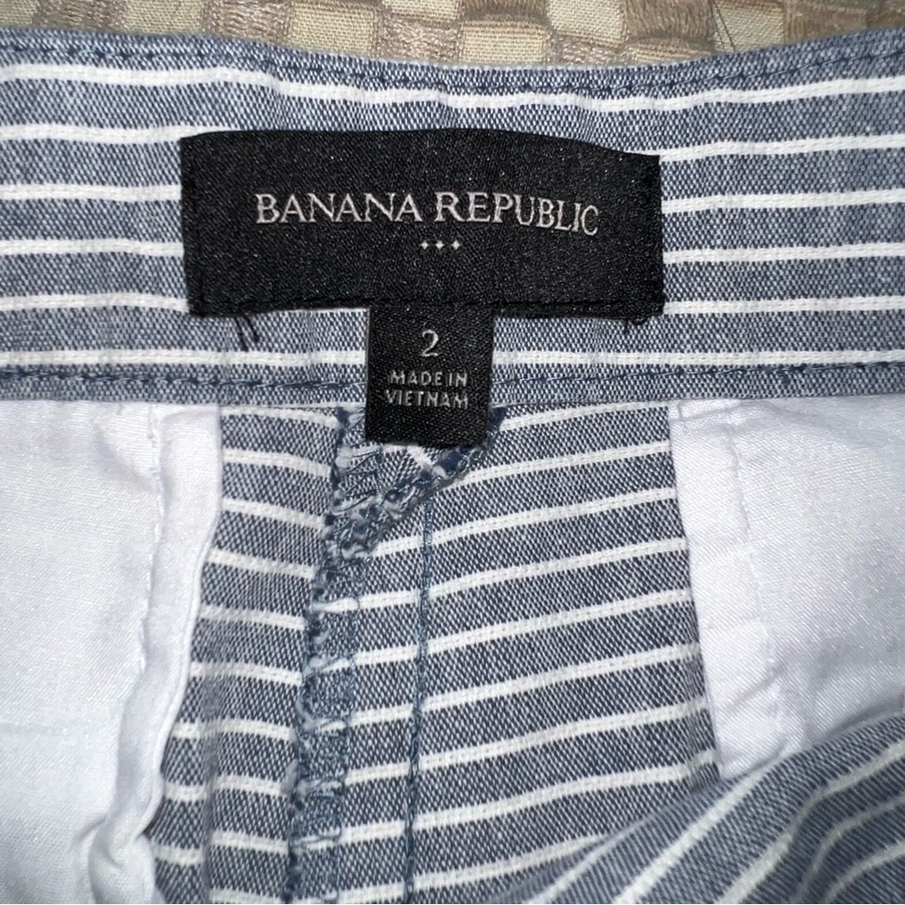 Banana Republic Womens Size 2 Blue/Gray & White Stripe Nautical Short Casual - Picture 3 of 7